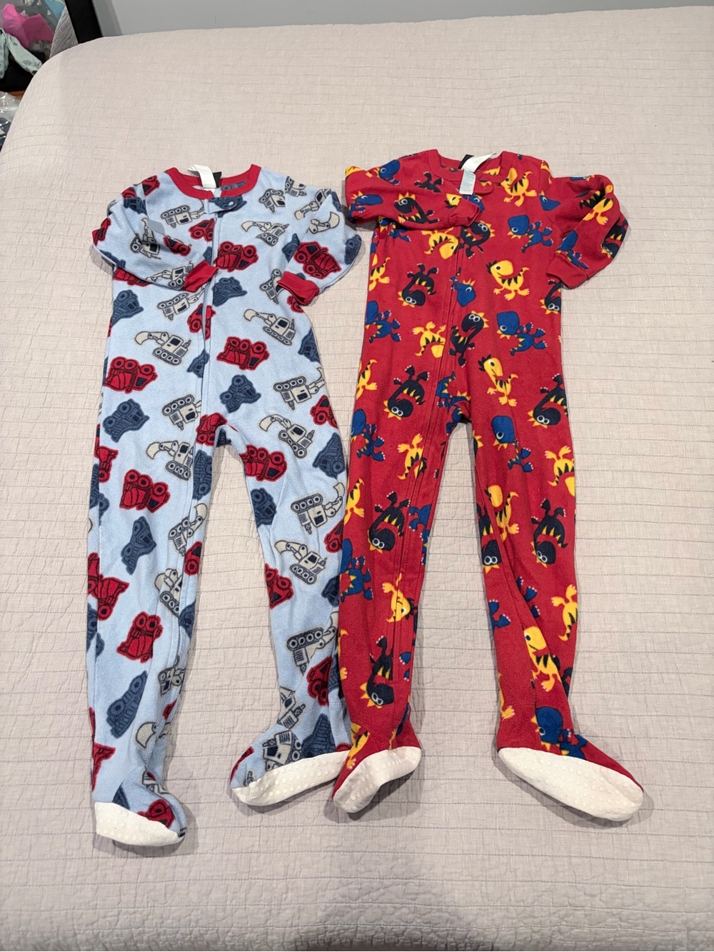 Jelli Fish Kids Red & Light Blue Vehicle and Creature Footed Pajamas 3X/4T